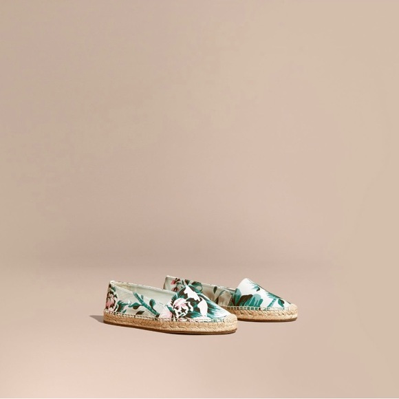 Burberry floral print canvas espadrilles - Picture 10 of 11